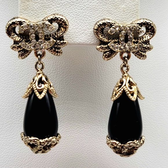 SOLD-Chanel Swarovski Crystal and Onyx Glass Bow Dangle Logo Earrings Light Gold - Picture 4 of 13